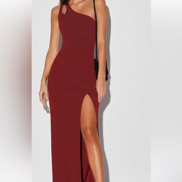 Lulus Dresses & Skirts - Lulu cut out burgundy formal homecoming prom dress, Size S